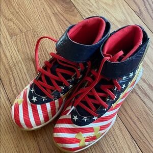 Under Armour Kids Red, White & Navy Flag-Print Cleats size 1.5 boys/kids